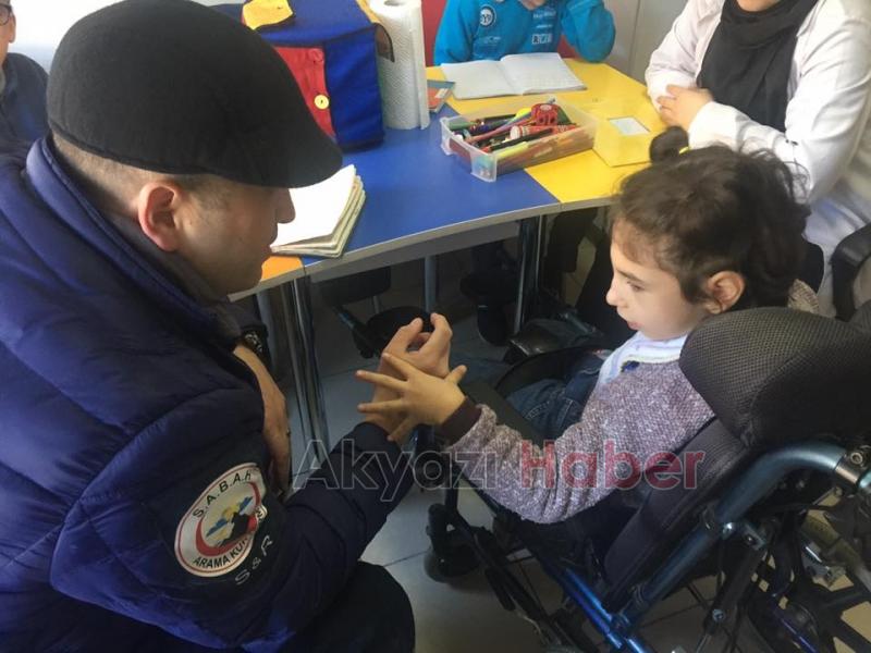   Engelli Öğrencilere Deprem Eğitimi