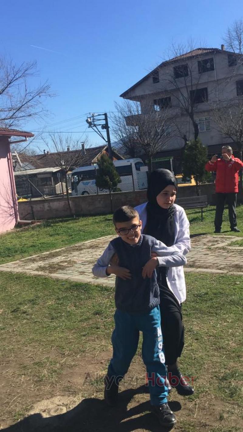  Engelli Öğrencilere Deprem Eğitimi