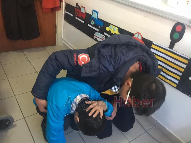   Engelli Öğrencilere Deprem Eğitimi