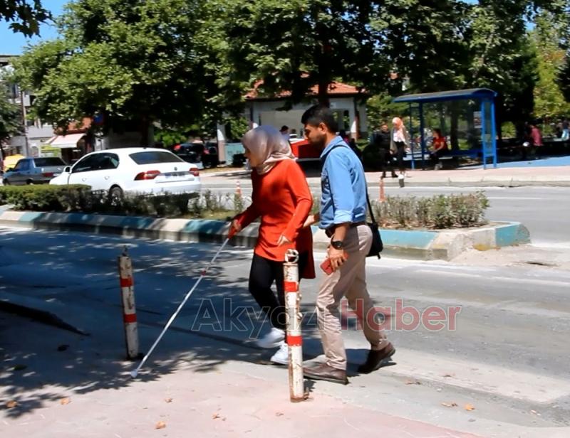 Engelli Vatandaşa Yardım Etti