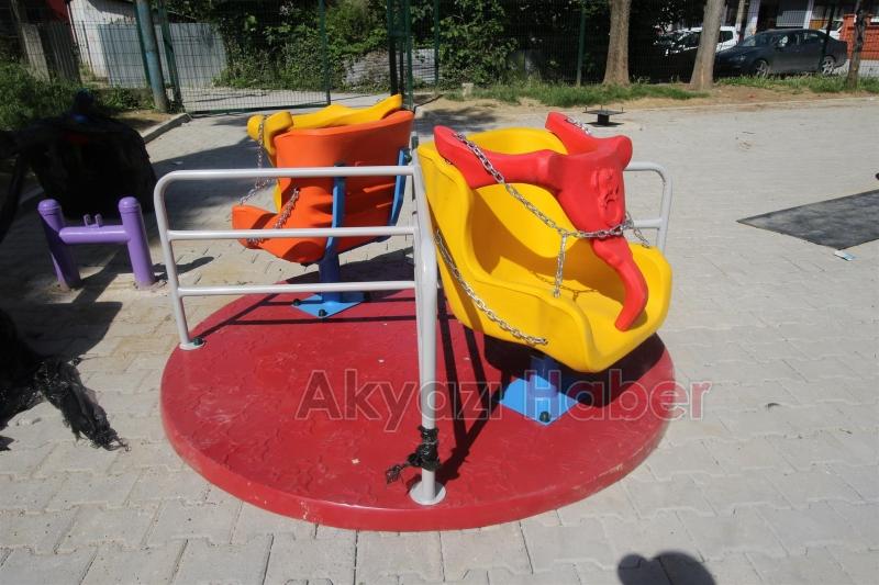 ENGELSiZ PARK’TA OYUN GURUPLARI MONTAJI GERÇEKLEŞTi