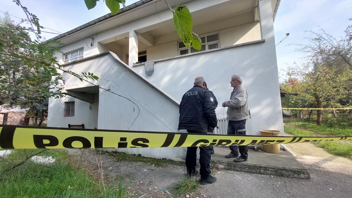 Eniştesi evinde cansız bedenini buldu