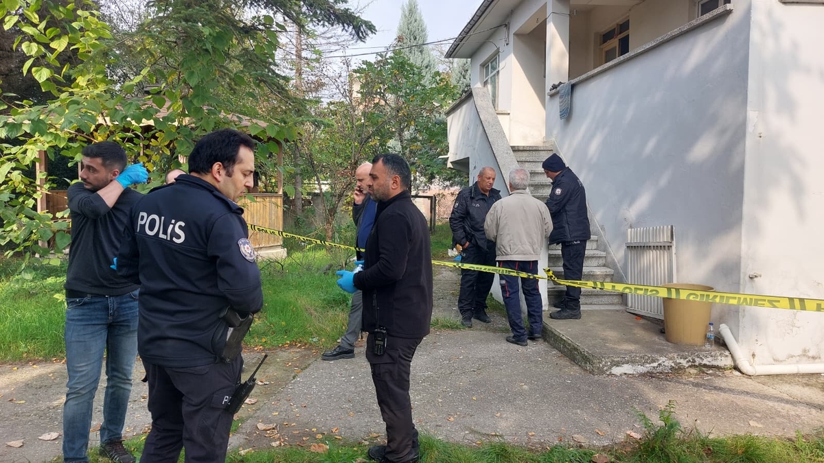 Eniştesi evinde cansız bedenini buldu