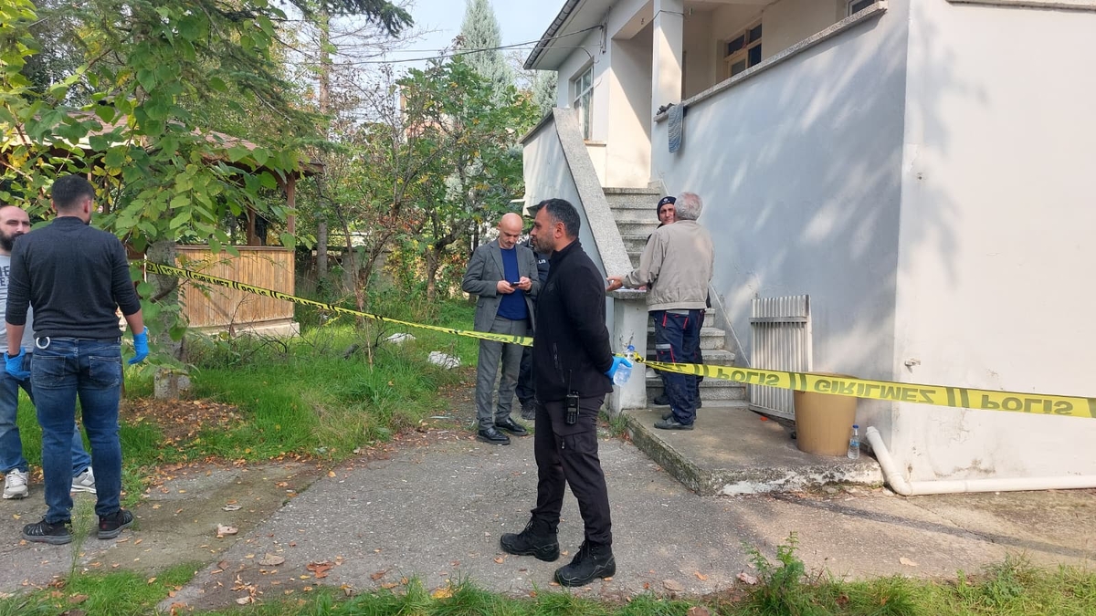 Eniştesi evinde cansız bedenini buldu