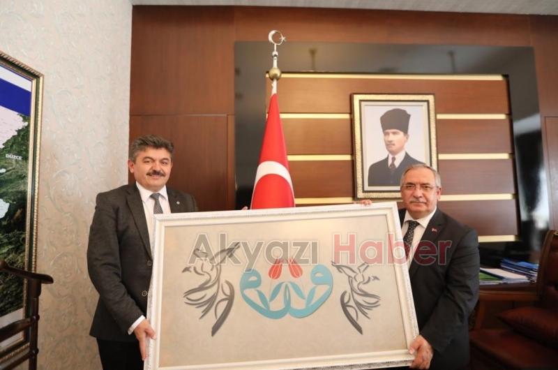 Ensar Vakfı Akyazı Şubesinden Vali Nayırı Ziyaret Etti