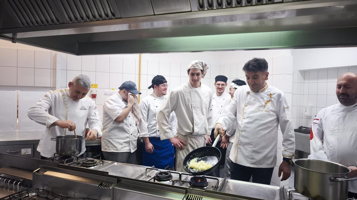 Erasmus programları devam ediyor