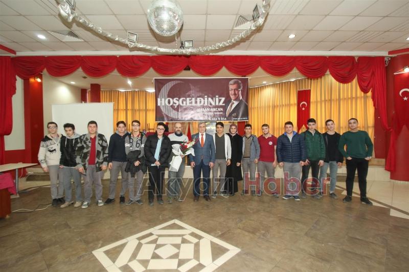 ERDEM UYGAN KONFERANSINA YOĞUN İLGİ