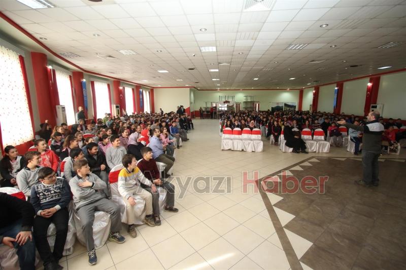 ERDEM UYGAN KONFERANSINA YOĞUN İLGİ