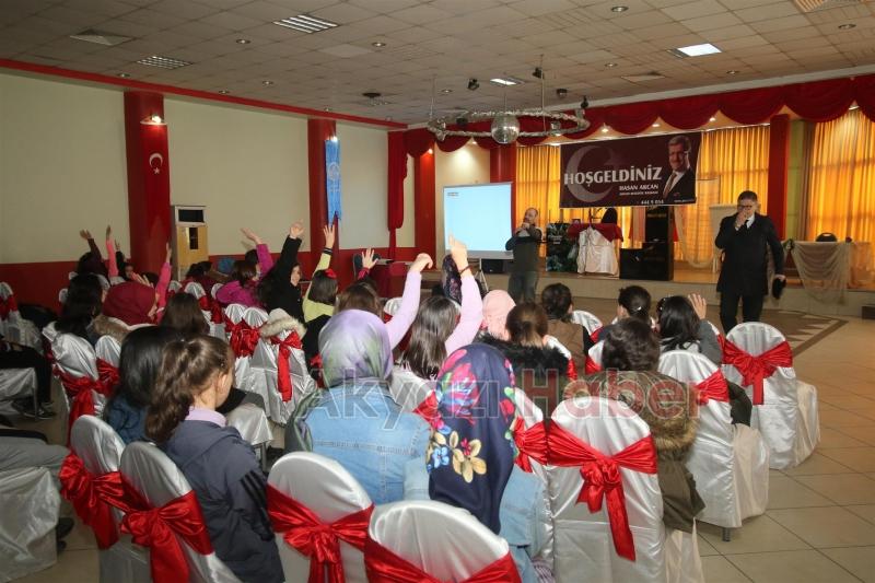 ERDEM UYGAN KONFERANSINA YOĞUN İLGİ