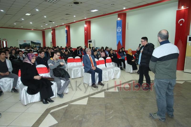 ERDEM UYGAN KONFERANSINA YOĞUN İLGİ