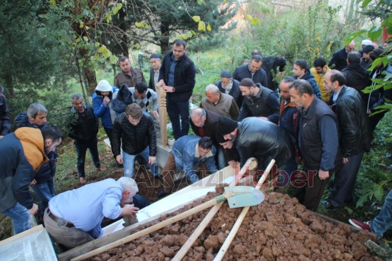 Erdoğan Acar Dualarla Defnedildi