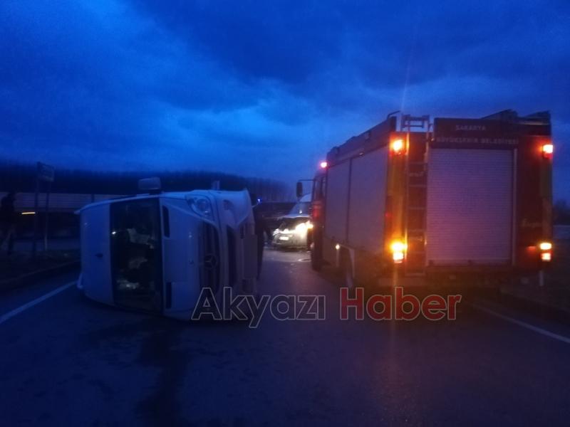 Servis minibüsleri çarpıştı