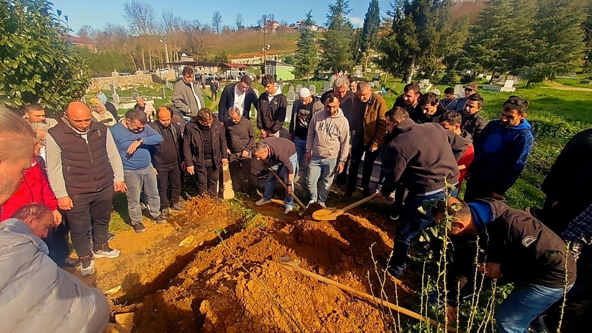 Ergün Uluköylü Toprağa Verildi.