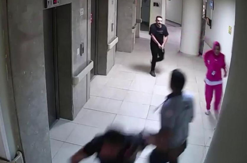  Eşini vurmuştu, hastanede dehşet kamerada