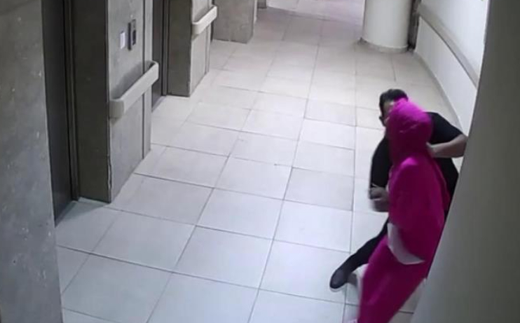  Eşini vurmuştu, hastanede dehşet kamerada