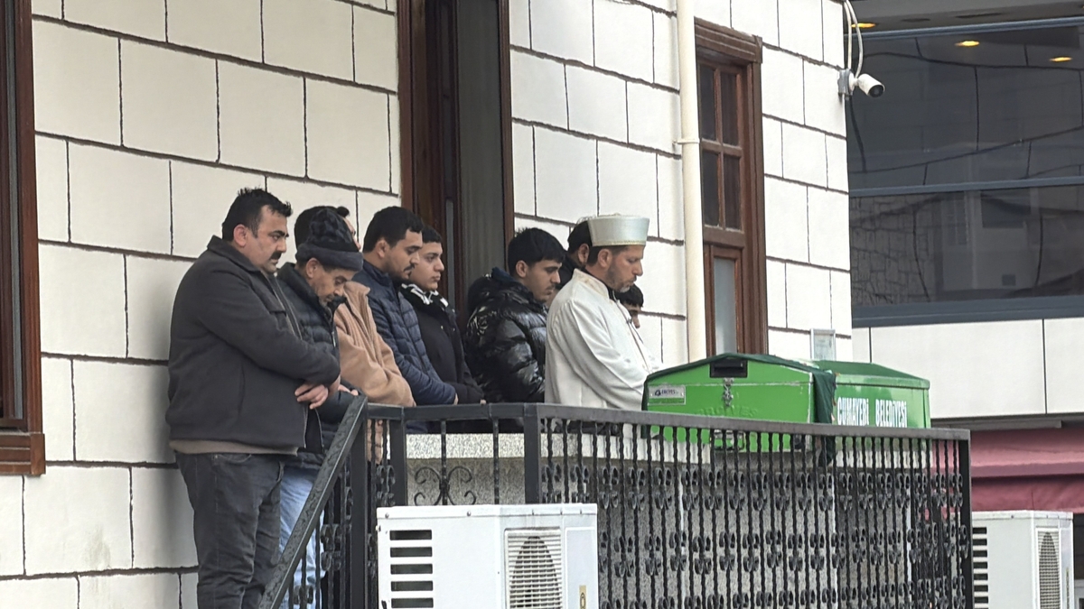 Eşinin öldürdüğü kadın toprağa verildi