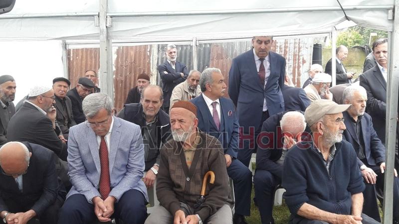 Eski bakan Cevat Ayhan toprağa verildi