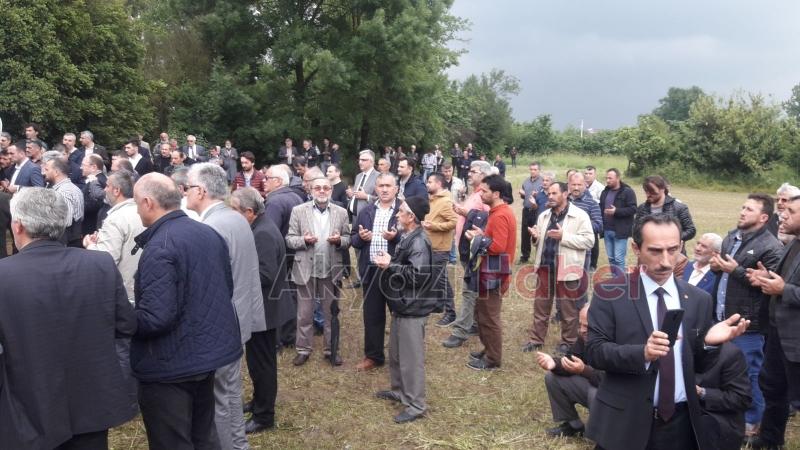 Eski bakan Cevat Ayhan toprağa verildi