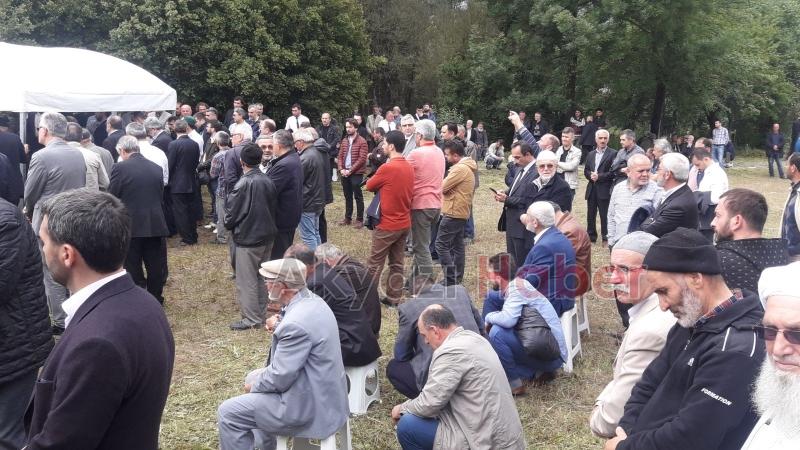 Eski bakan Cevat Ayhan toprağa verildi