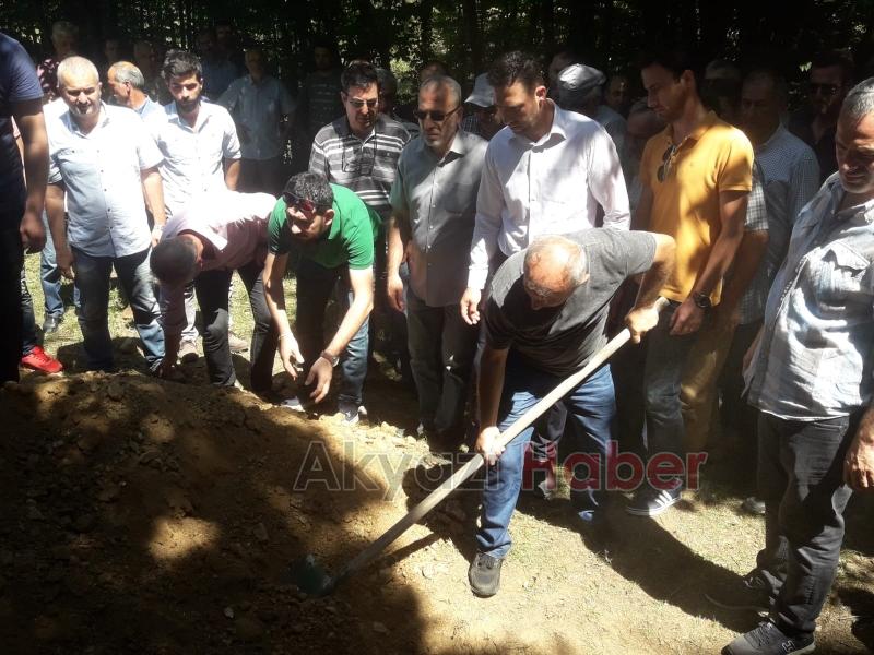 Eski Muhtar İrfan Eker Hayatını Kaybetti