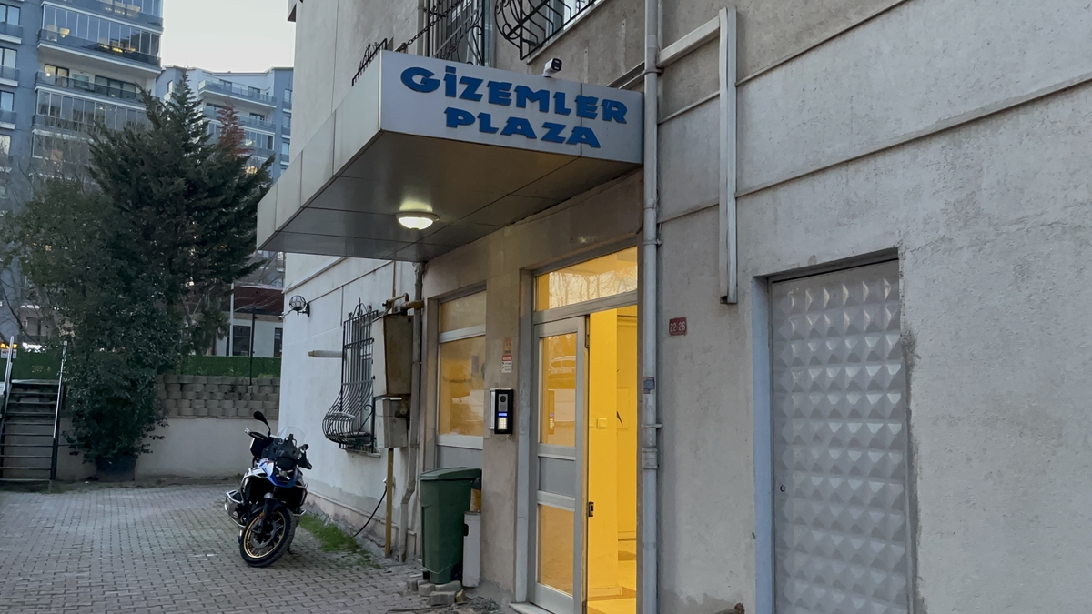 Eski sevgilisi öldürdü, ardından kendini vurdu