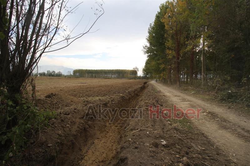 Eskibedil Mahallesinde Kanallar Temizleniyor