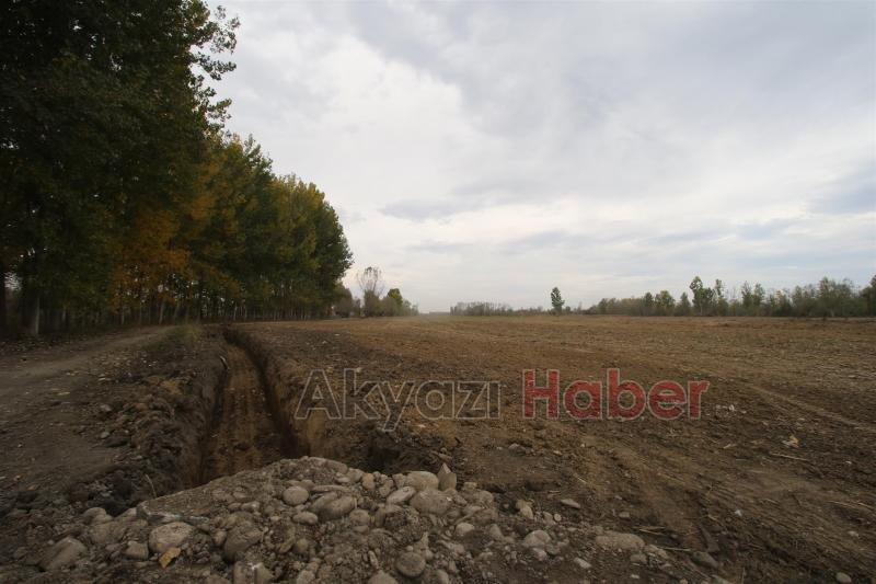 Eskibedil Mahallesinde Kanallar Temizleniyor