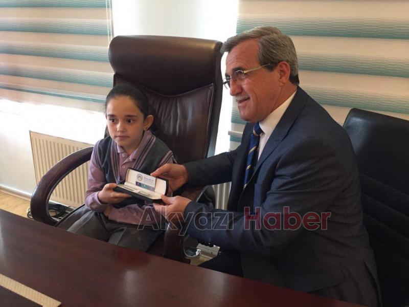 Eslem Başkan Koltuğuna Oturdu