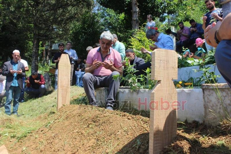 Esma Kodalak Dualarla Defnedildi