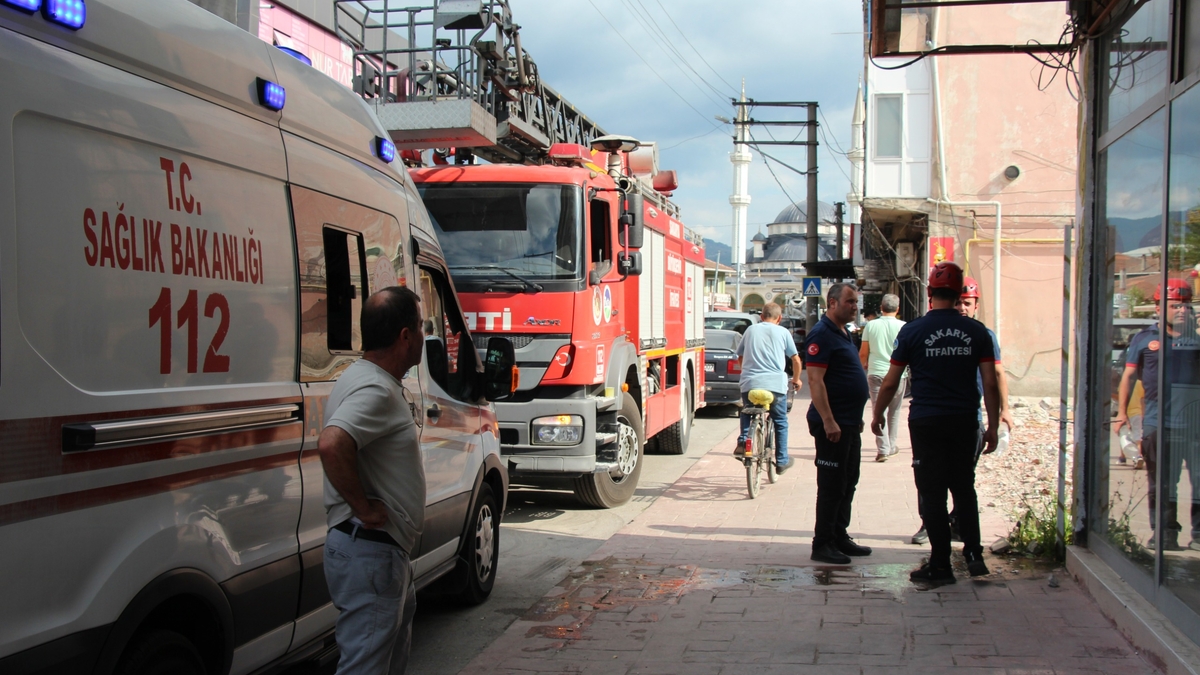 Esrarengiz olay; Kayıp kadın ihbarına giden ekipler çöp evle karşılaştı