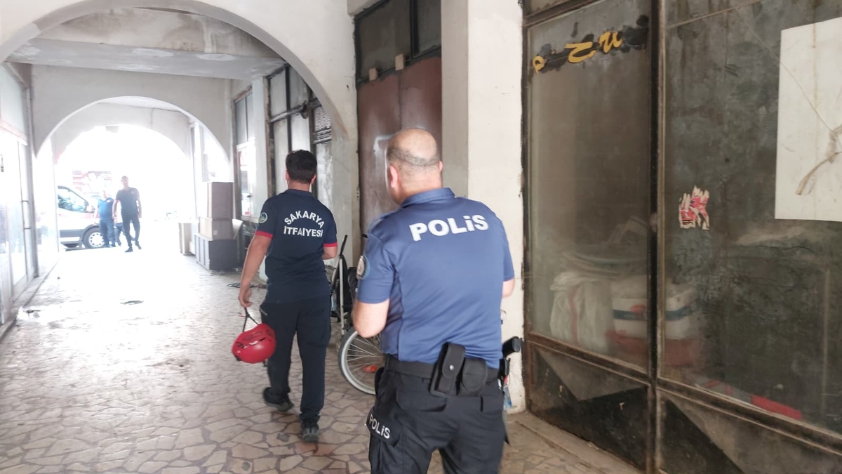 Esrarengiz olay; Kayıp kadın ihbarına giden ekipler çöp evle karşılaştı