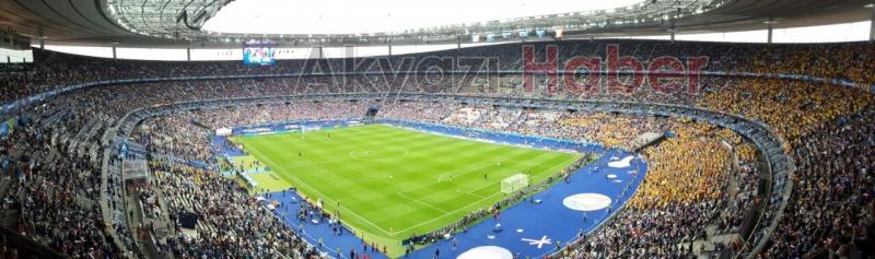 Euro2016 Şampiyonası Açılış Maçında Akyazılılara Selam Gönderdi