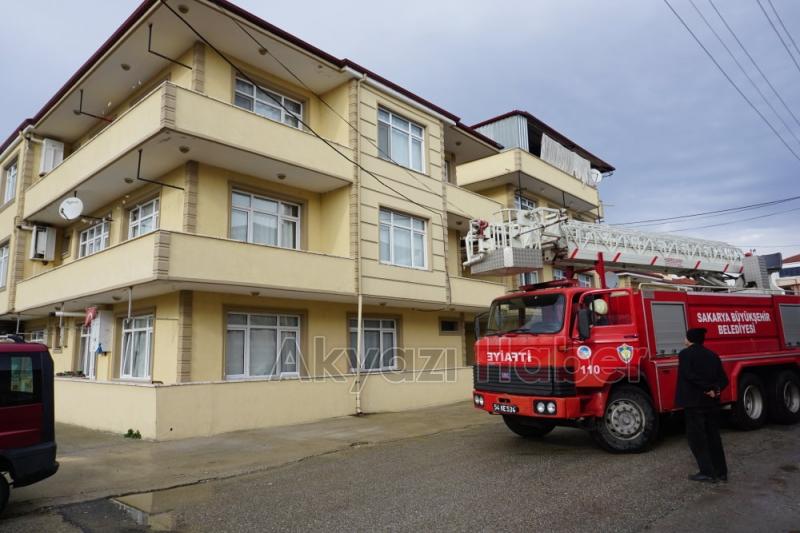 Evde Kalan Bebeği İtfaiye Ekipleri Kurtardı