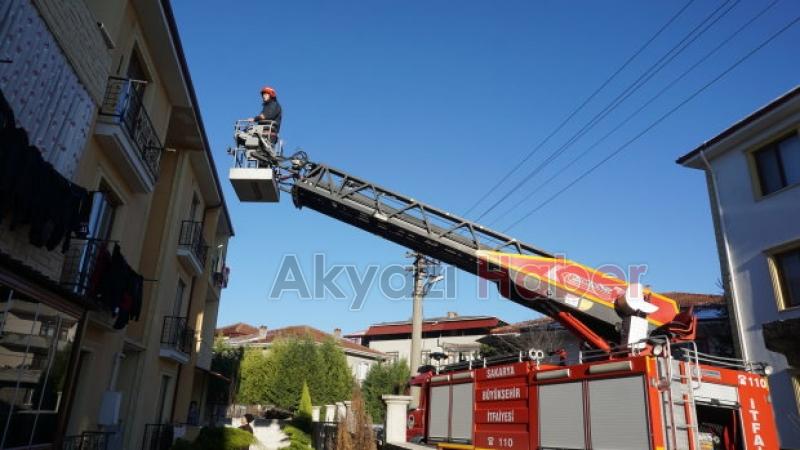 Evde kilitli kalan çocukların yardımına İtfaiye koştu