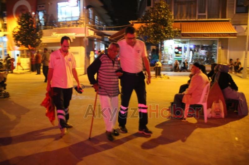 Evden Atılan Yaşlı Adam Hastaneye Kaldırıldı