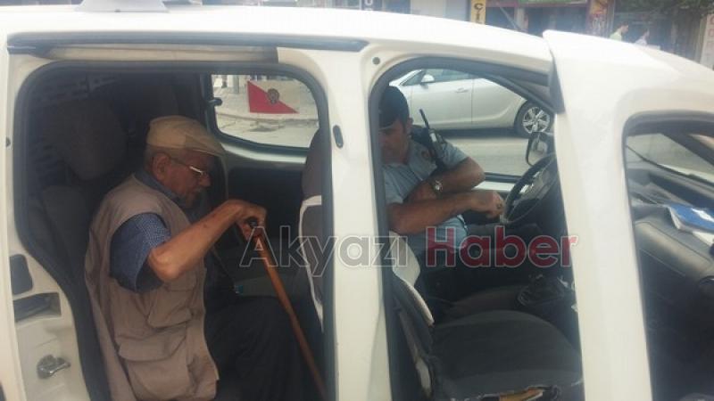 Evden Atılan Yaşlı Adama Akcan Destek Çıktı