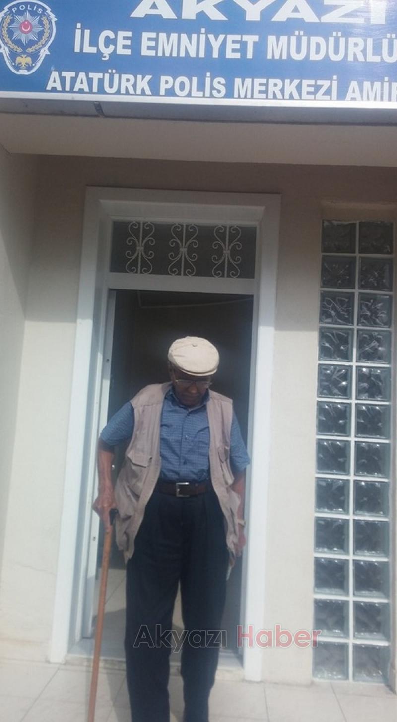 Evden Atılan Yaşlı Adama Akcan Destek Çıktı