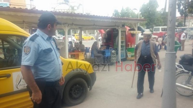 Evden Atılan Yaşlı Adama Akcan Destek Çıktı