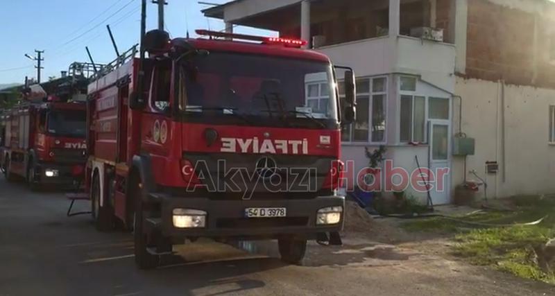 Eve Bitişik Samanlıkta Yangın Çıktı