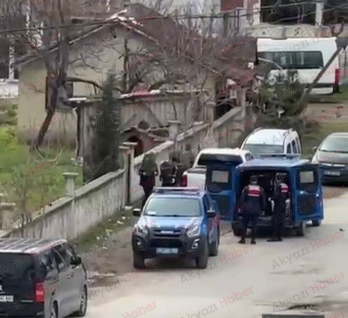 Evi uyuşturucu serasına çevirmiş