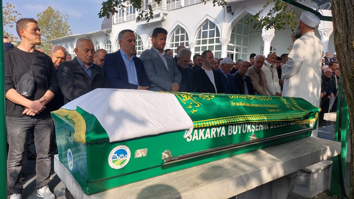 Evinde Ölü Bulunan Ahmet Onat Defnedildi