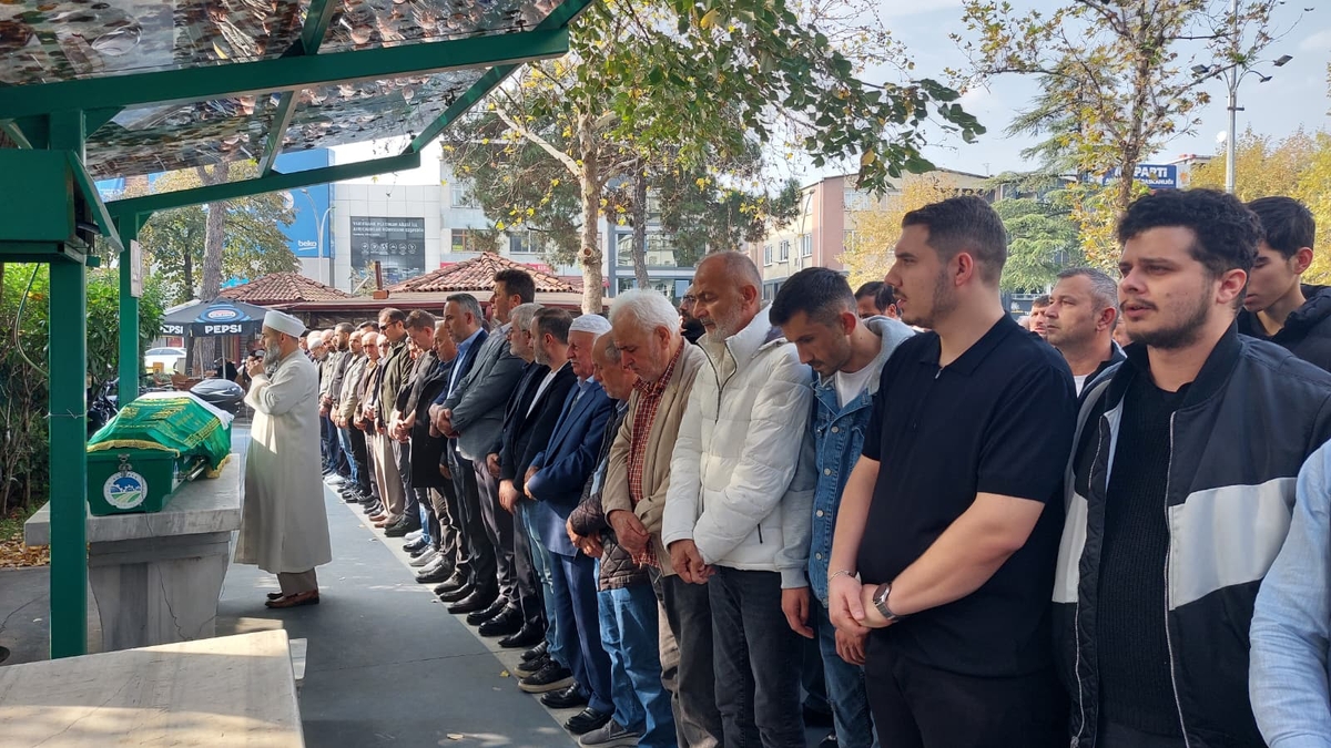 Evinde Ölü Bulunan Ahmet Onat Defnedildi