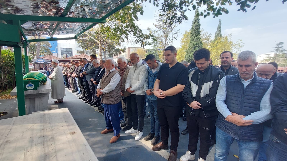 Evinde Ölü Bulunan Ahmet Onat Defnedildi