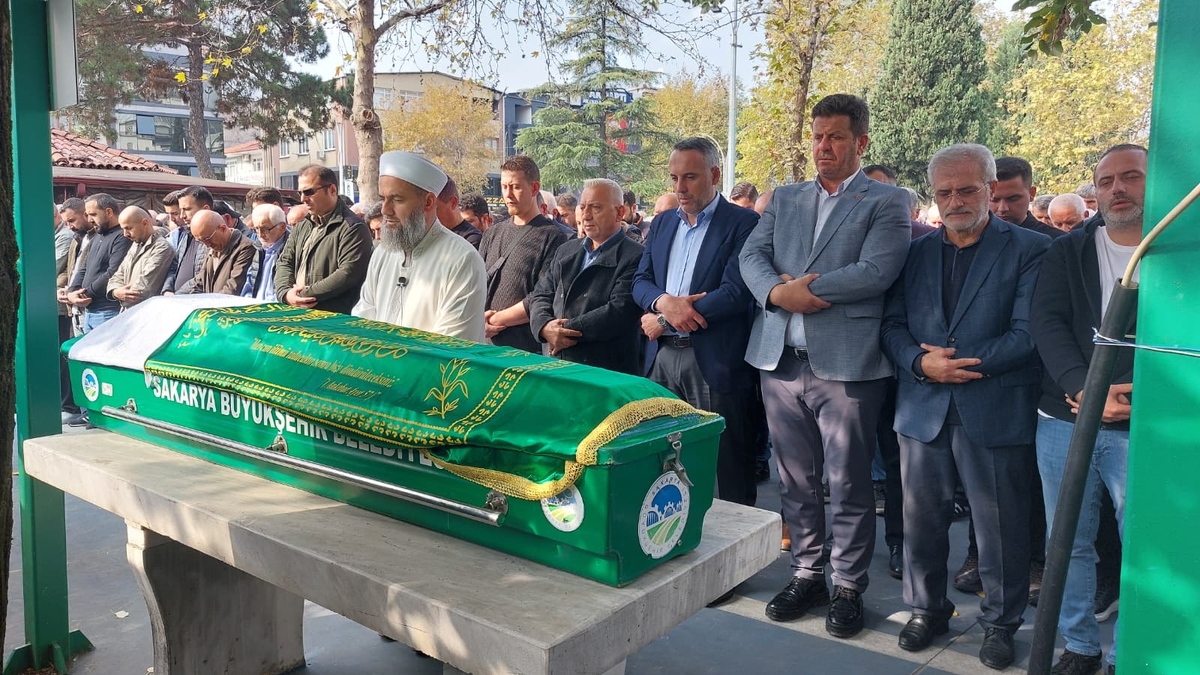 Evinde Ölü Bulunan Ahmet Onat Defnedildi