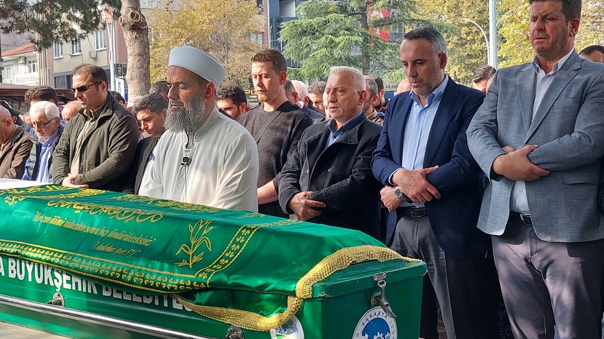 Evinde Ölü Bulunan Ahmet Onat Defnedildi