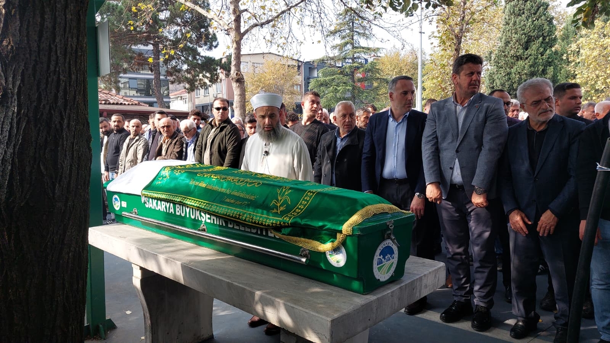 Evinde Ölü Bulunan Ahmet Onat Defnedildi