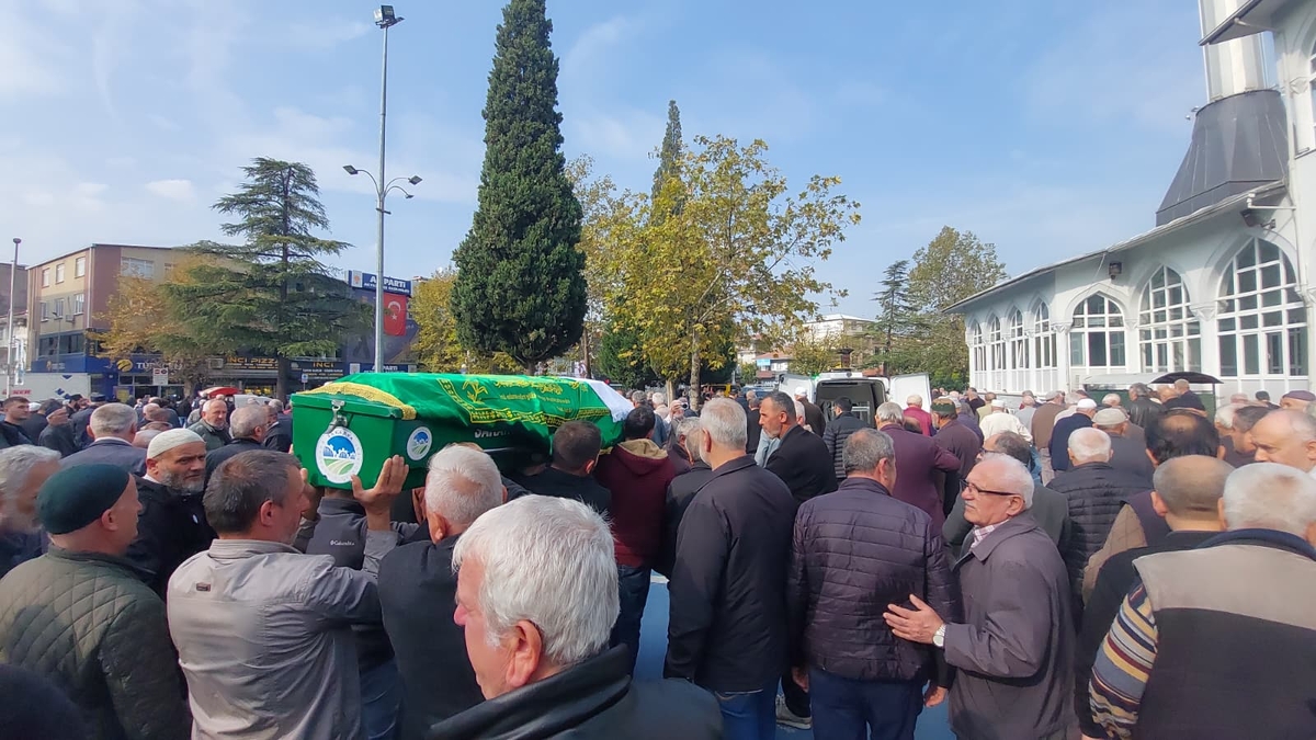 Evinde Ölü Bulunan Ahmet Onat Defnedildi