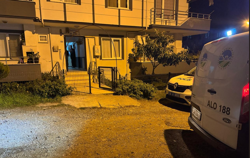 Evinde ölü bulundu