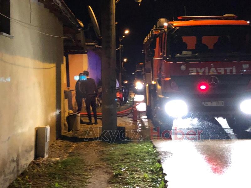Evlere bitişik odunlukta çıkan yangın korkuttu 