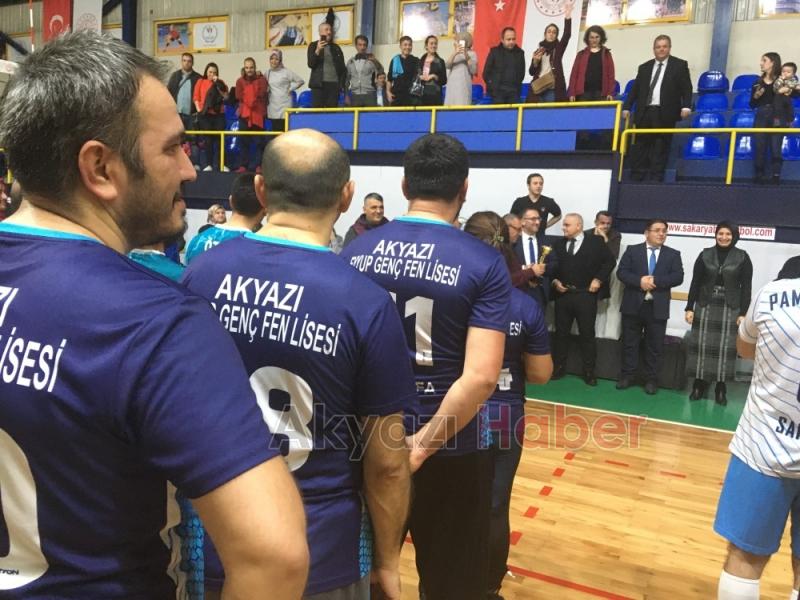 EYYUP GENÇ FEN LİSESİ ÖĞRETMEN VOLEYBOL TAKIMI İL İKİNCİSİ OLDU